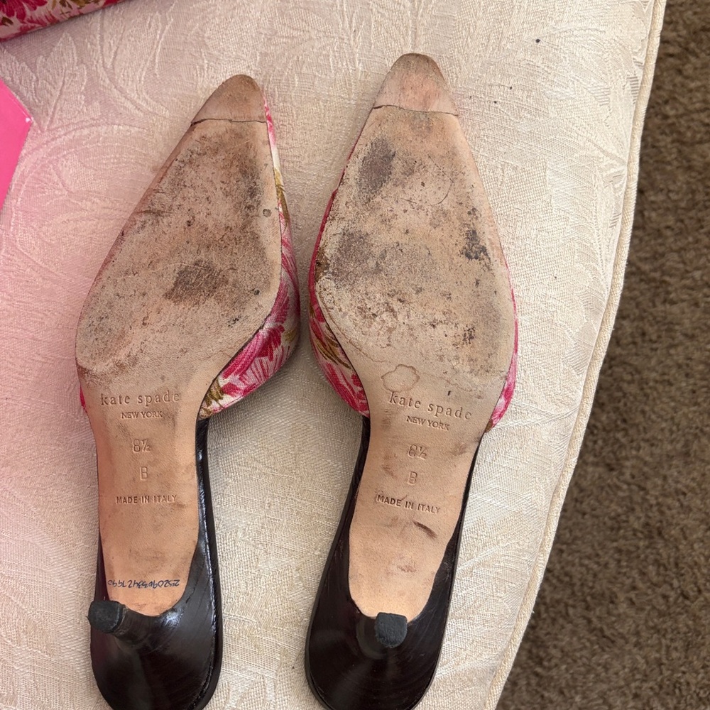kate spade Pink Floral Pointed-Toe Slip-On Mules with matching bag. - Picture 3 of 8